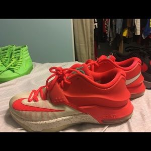 Nike KD 7 Egg Nog Christmas edition